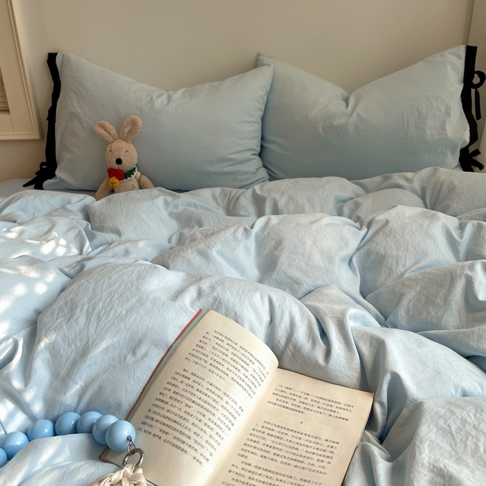 91家纺网 家纺一手货源 找家纺 轻奢坊 2025新款水洗棉纯色撞色包边绑带款四件套 晴空蓝