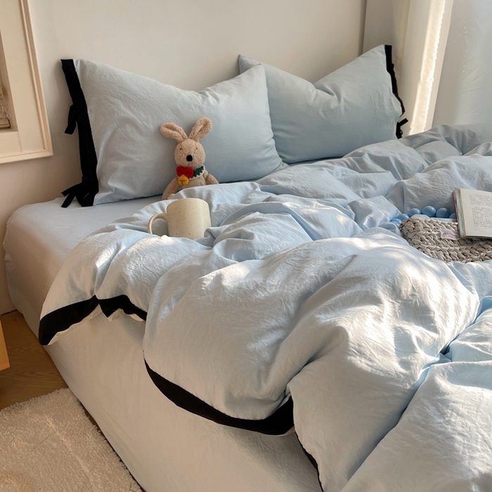 91家纺网 家纺一手货源 找家纺 轻奢坊 2025新款水洗棉纯色撞色包边绑带款四件套 晴空蓝