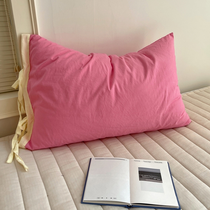 91家纺网 家纺一手货源 找家纺 轻奢坊 2025新款水洗棉纯色撞色包边绑带款单品枕套枕套单件 单枕套果莓红