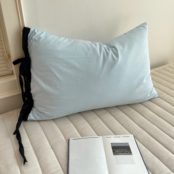 91家纺网 家纺一手货源 找家纺 轻奢坊 2025新款水洗棉纯色撞色包边绑带款单品枕套枕套单件 单枕套晴空蓝