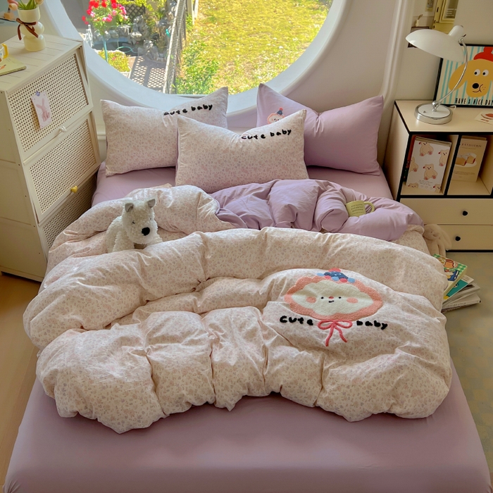 91家纺网 家纺一手货源 找家纺 百寐 2025新款亲肤柔软水洗棉卡通可爱学生季宿舍床三四件套非全棉毛巾绣 碎花云朵