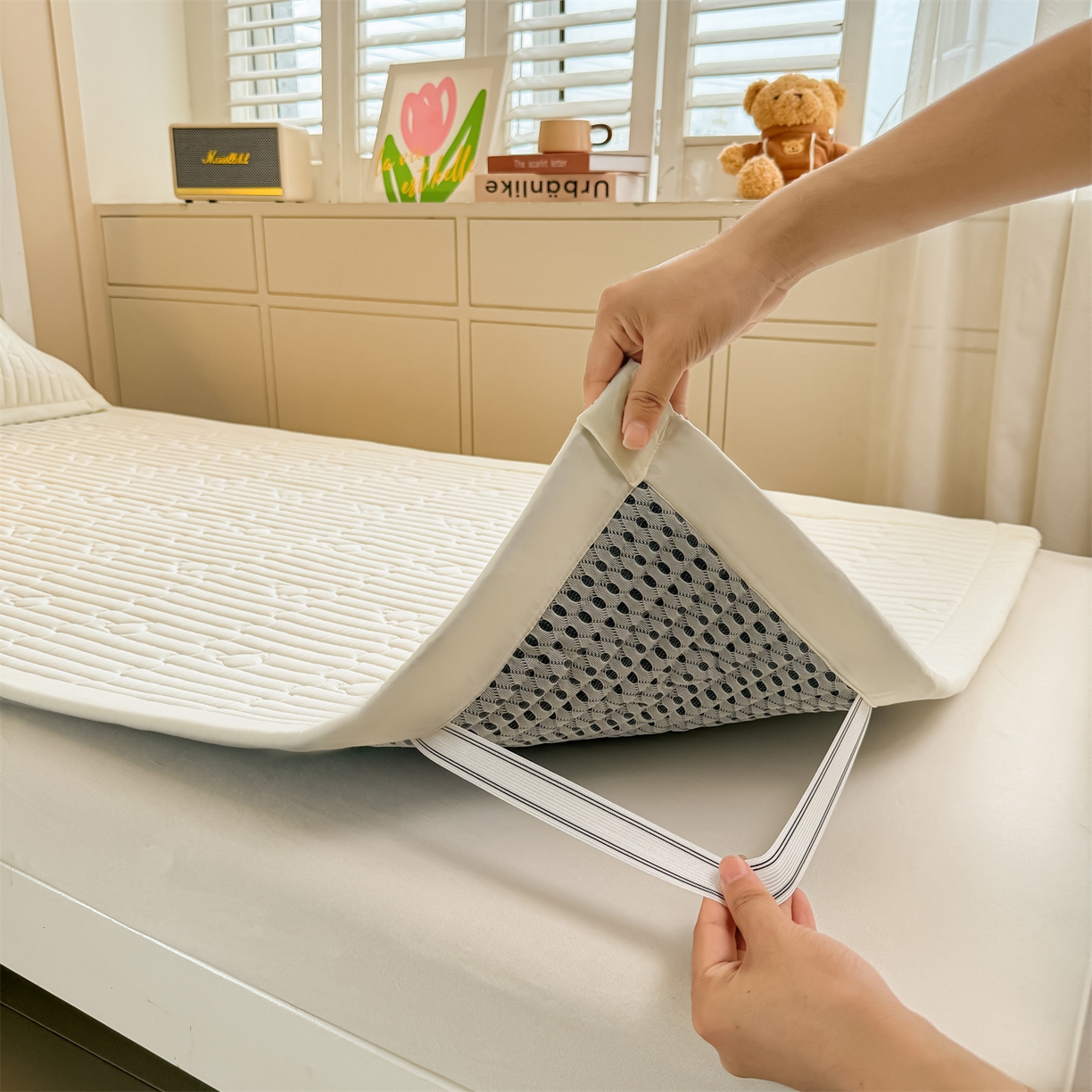 91家纺网 家纺一手货源 找家纺 雯豆家纺 2025新款学生宿舍夹棉床褥薄垫子上下铺床单人床护垫 爱心熊-床褥款月光白