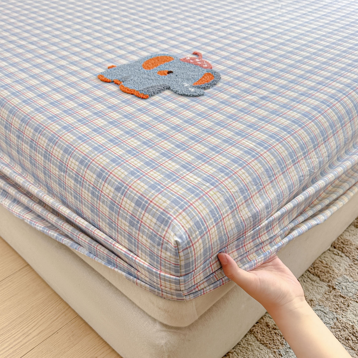 91家纺网 家纺一手货源 找家纺 乐美家纺 2025秋冬新款全棉色织水洗棉床笠三件套系列 吨吨象