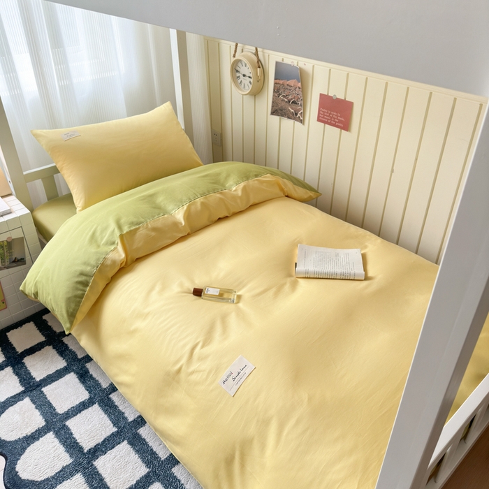 91家纺网 家纺一手货源 找家纺 曼之夏 2025新款全棉拼色纯色宿舍学生三件套 杏黄+草绿