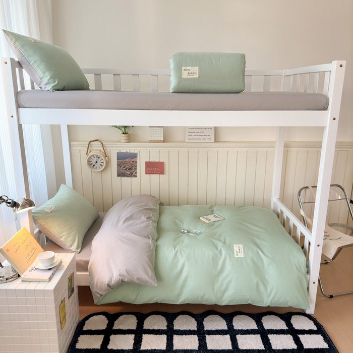 91家纺网 家纺一手货源 找家纺 曼之夏 2025新款全棉拼色纯色宿舍学生三件套 浅绿+米灰