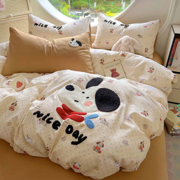 91家纺网 家纺一手货源 找家纺 百寐 2025新款亲肤柔软水洗棉卡通可爱学生季宿舍床三四件套非全棉毛巾绣 派对狗狗