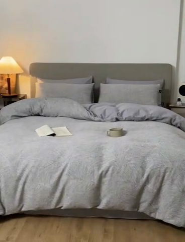 91家纺网 家纺一手货源 找家纺 乐美家纺 2025秋冬新款三层纱大提花系列四件套 伯尔纳-黑