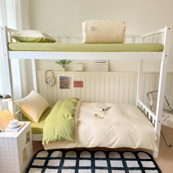 91家纺网 家纺一手货源 找家纺 曼之夏 2025新款全棉拼色纯色宿舍学生三件套 米白+草绿