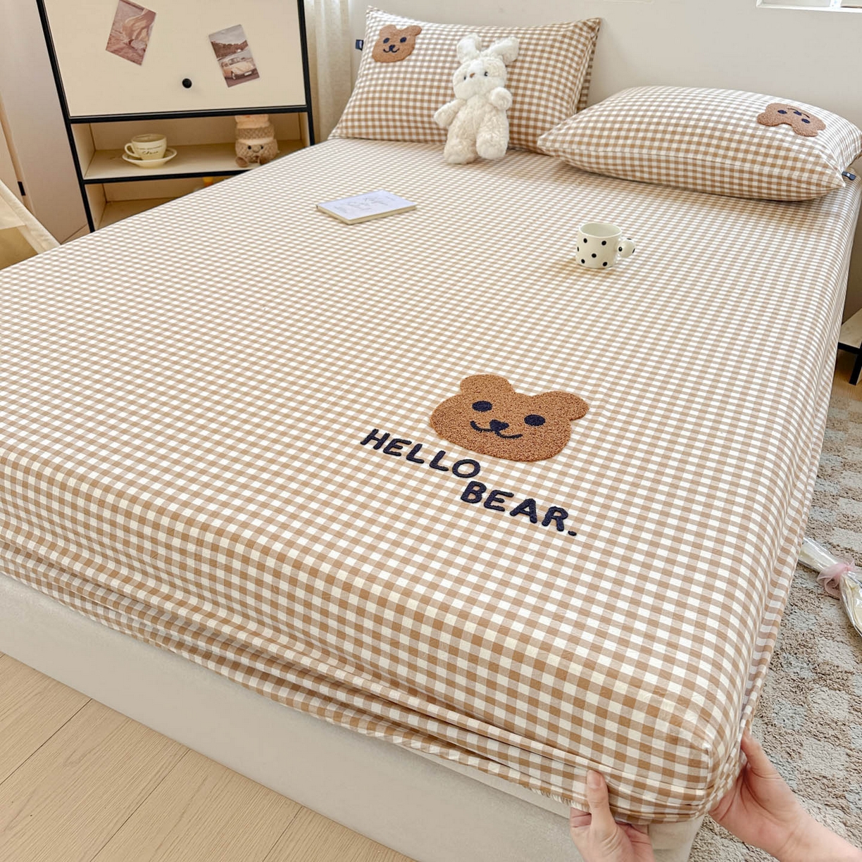 91家纺网 家纺一手货源 找家纺 乐美家纺 2025秋冬新款全棉色织水洗棉床笠三件套系列 小棕熊