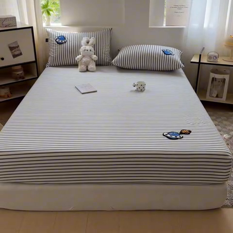 91家纺网 家纺一手货源 找家纺 乐美家纺 2025秋冬新款全棉色织水洗棉床笠三件套系列 宇宙星球