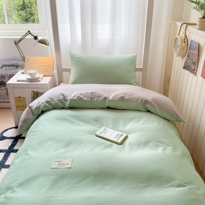 91家纺网 家纺一手货源 找家纺 曼之夏 2025新款全棉拼色纯色宿舍学生三件套 浅绿+米灰