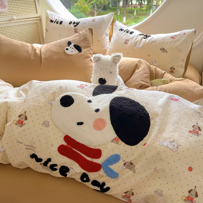 91家纺网 家纺一手货源 找家纺 百寐 2025新款亲肤柔软水洗棉卡通可爱学生季宿舍床三四件套非全棉毛巾绣 派对狗狗