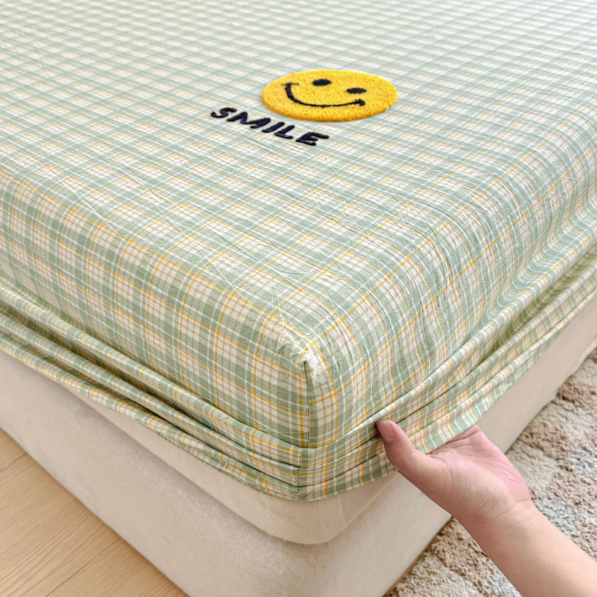 91家纺网 家纺一手货源 找家纺 乐美家纺 2025秋冬新款全棉色织水洗棉床笠三件套系列 微笑