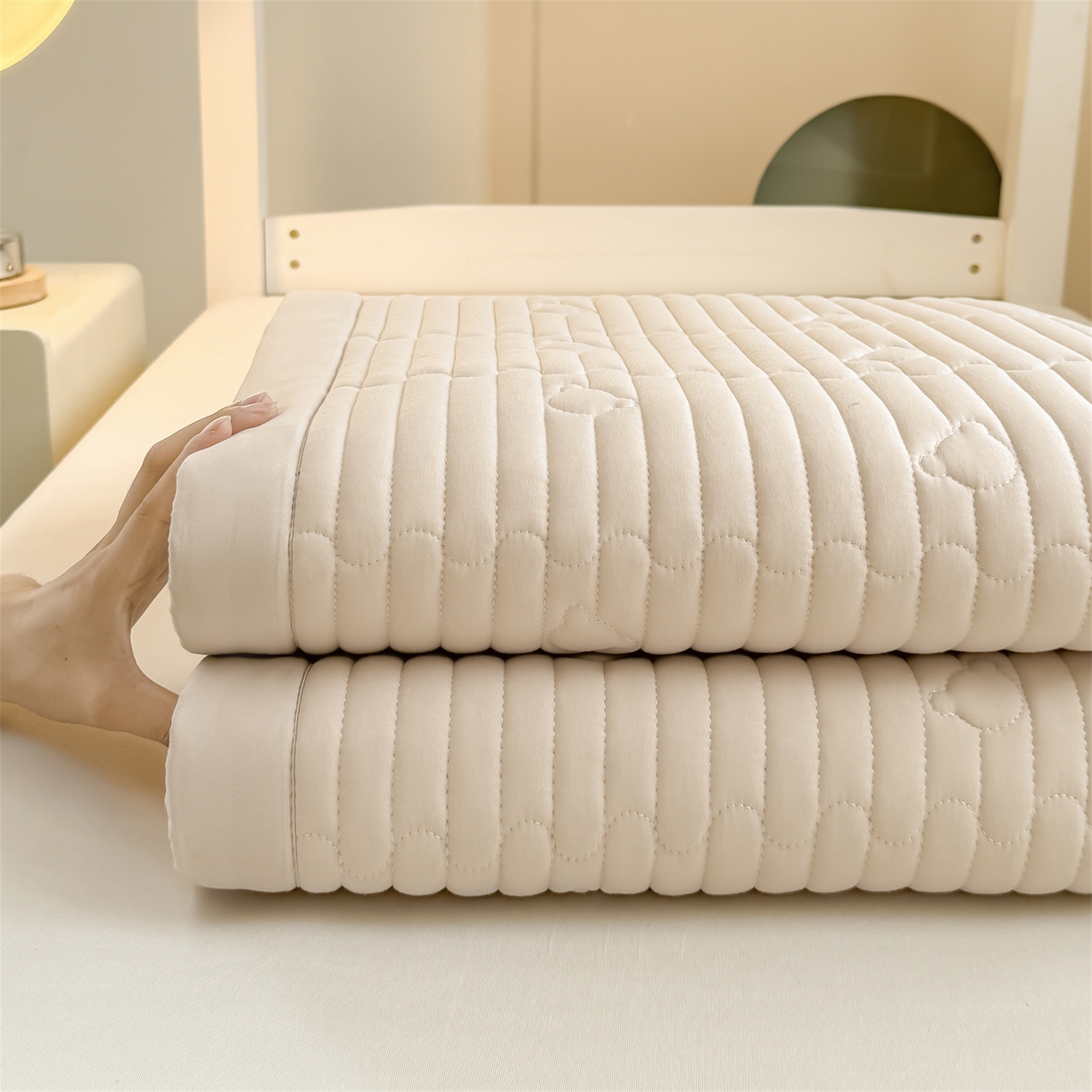 91家纺网 家纺一手货源 找家纺 雯豆家纺 2025新款学生宿舍夹棉床褥薄垫子上下铺床单人床护垫 爱心熊-床褥款奶咖