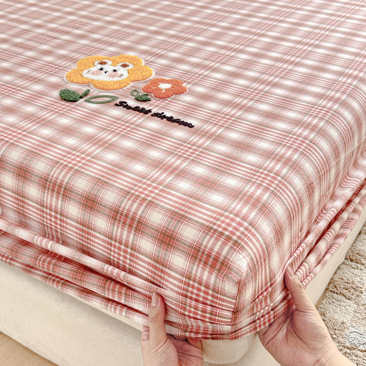 91家纺网 家纺一手货源 找家纺 乐美家纺 2025秋冬新款全棉色织水洗棉床笠三件套系列 兔兔花