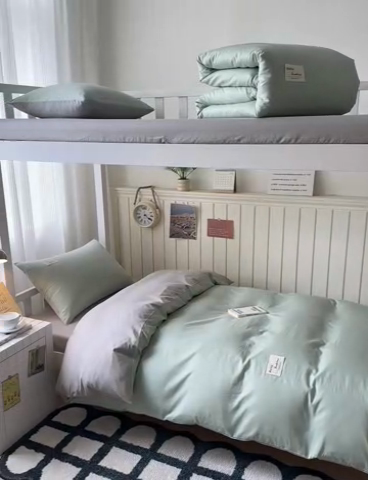 91家纺网 家纺一手货源 找家纺 曼之夏 2025新款全棉拼色纯色宿舍学生三件套 浅绿+米灰