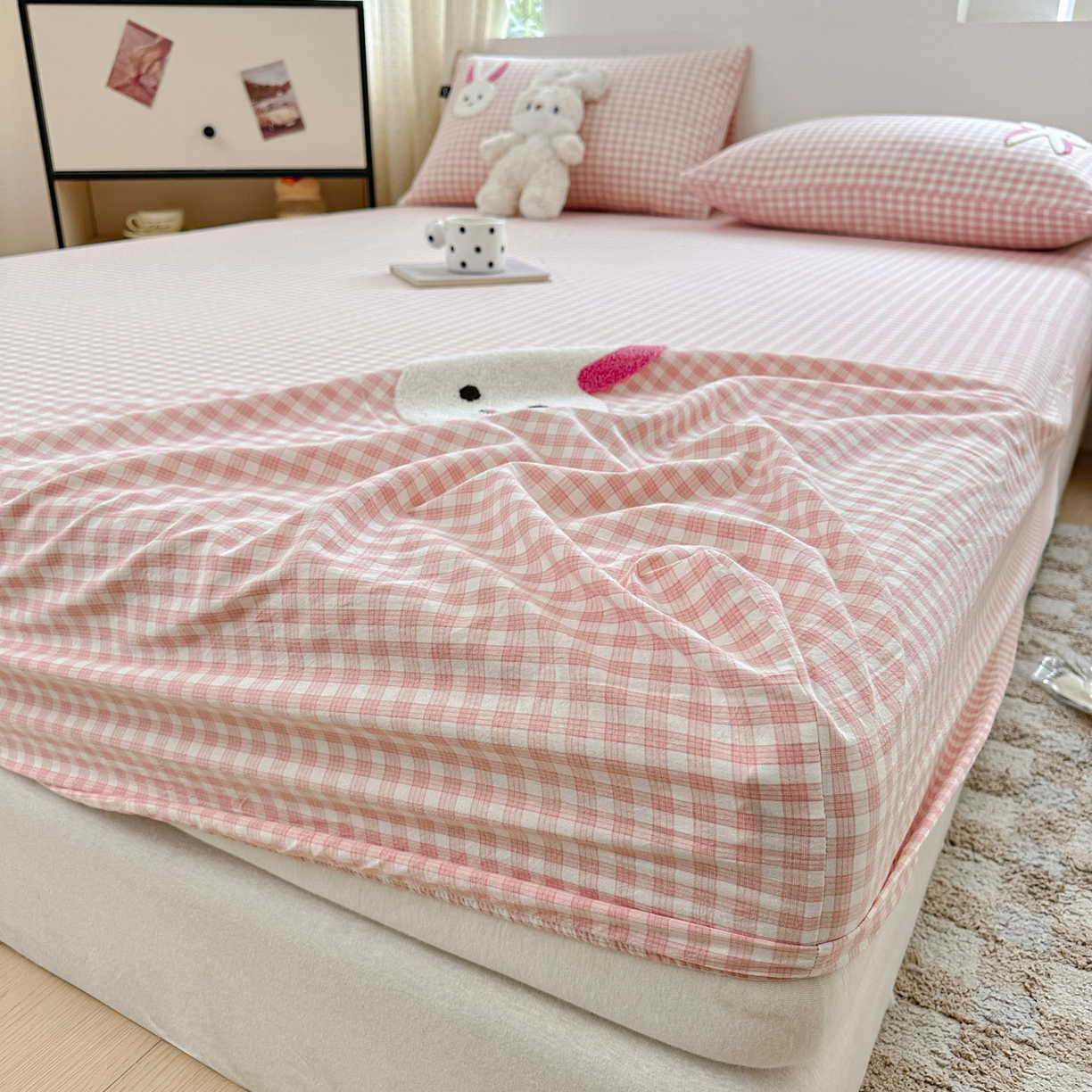 91家纺网 家纺一手货源 找家纺 乐美家纺 2025秋冬新款全棉色织水洗棉床笠三件套系列 甜甜兔