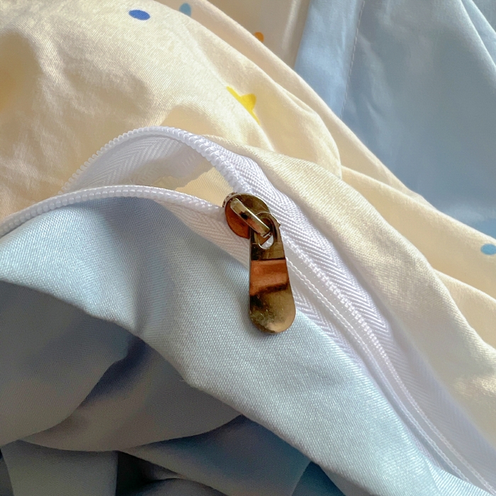 91家纺网 家纺一手货源 找家纺 百寐 2025新款亲肤柔软水洗棉卡通可爱学生季宿舍床三四件套非全棉毛巾绣 星空狮子