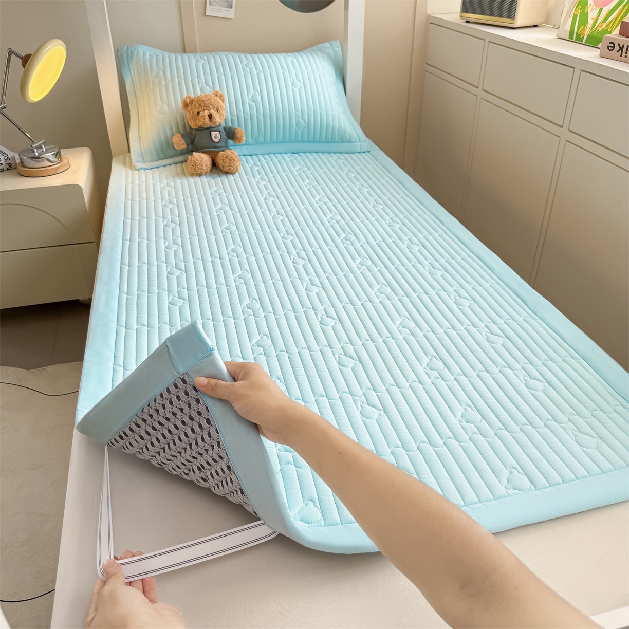 91家纺网 家纺一手货源 找家纺 （总）雯豆家纺 2025新款学生宿舍夹棉床褥薄垫子上下铺床单人床护垫