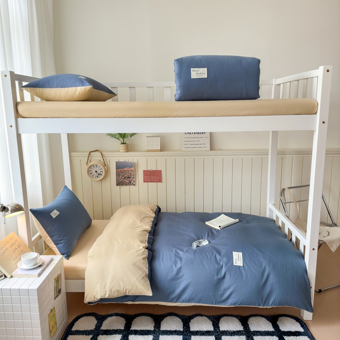 91家纺网 家纺一手货源 找家纺 曼之夏 2025新款全棉拼色纯色宿舍学生三件套 兰灰+浅驼