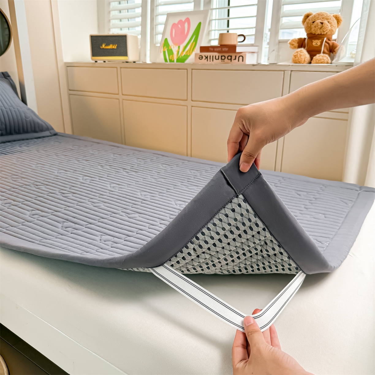 91家纺网 家纺一手货源 找家纺 雯豆家纺 2025新款学生宿舍夹棉床褥薄垫子上下铺床单人床护垫 爱心熊-床褥款深空灰