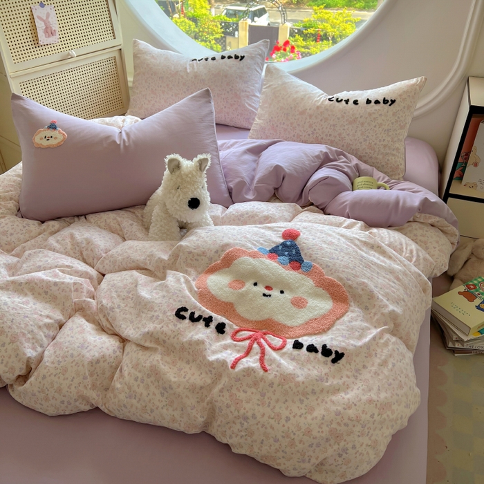 91家纺网 家纺一手货源 找家纺 百寐 2025新款亲肤柔软水洗棉卡通可爱学生季宿舍床三四件套非全棉毛巾绣 碎花云朵