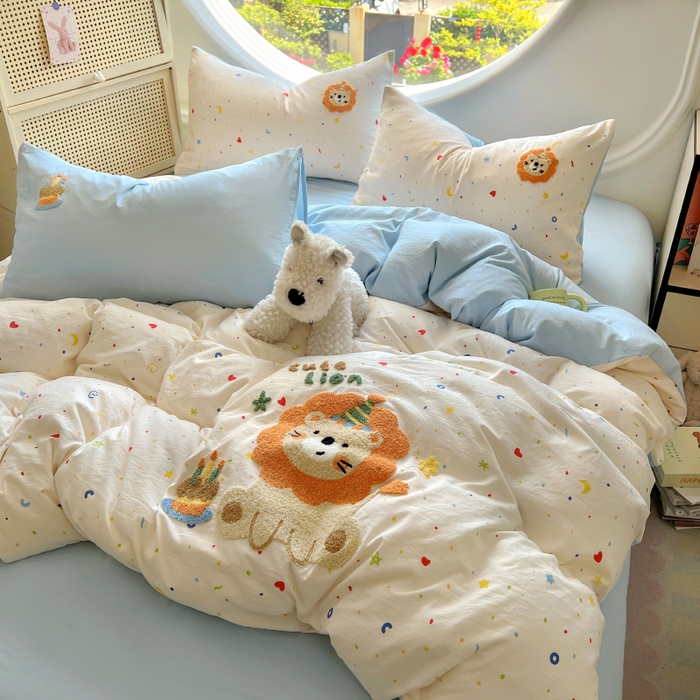 91家纺网 家纺一手货源 找家纺 百寐 2025新款亲肤柔软水洗棉卡通可爱学生季宿舍床三四件套非全棉毛巾绣 星空狮子