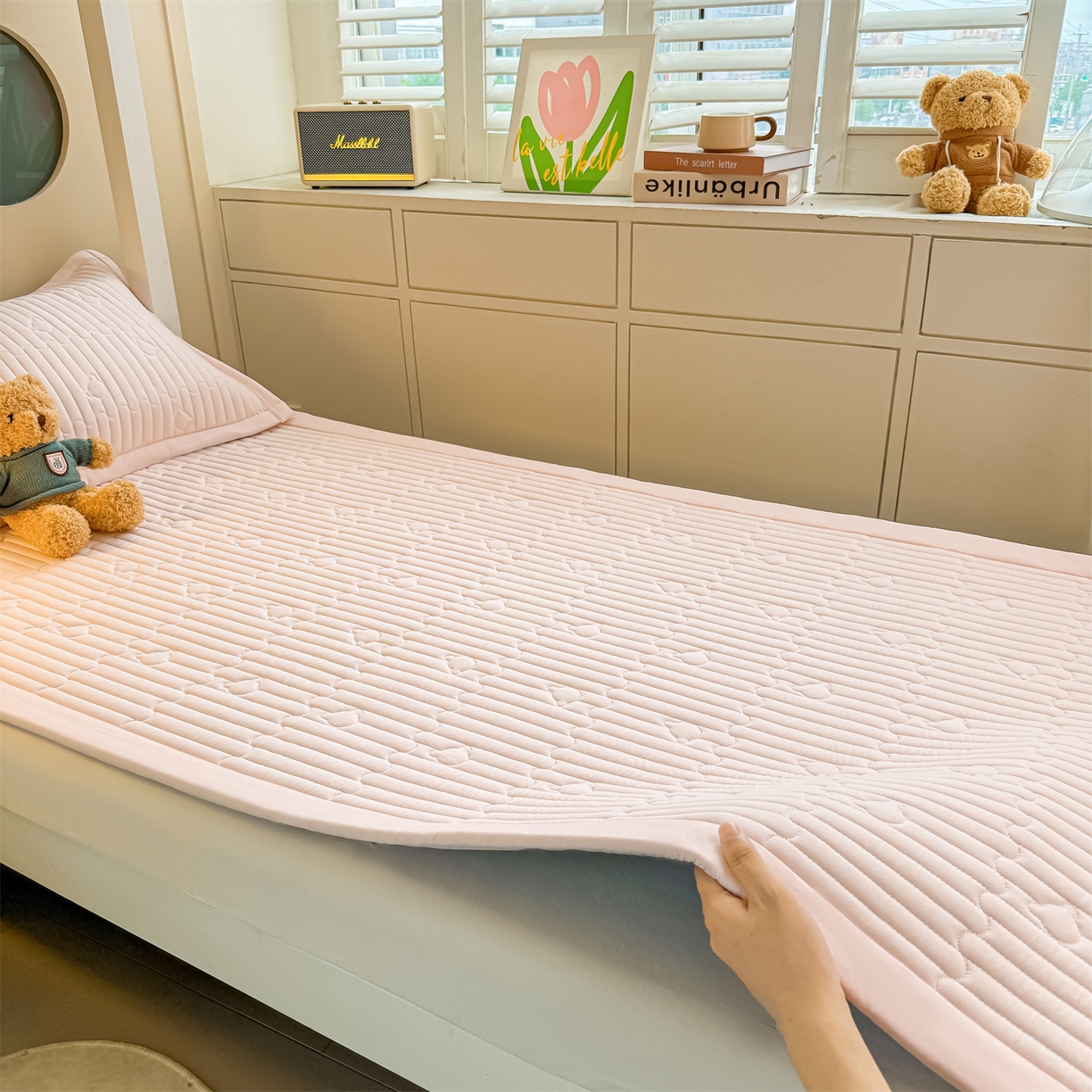 91家纺网 家纺一手货源 找家纺 雯豆家纺 2025新款学生宿舍夹棉床褥薄垫子上下铺床单人床护垫 爱心熊-床褥款密合粉