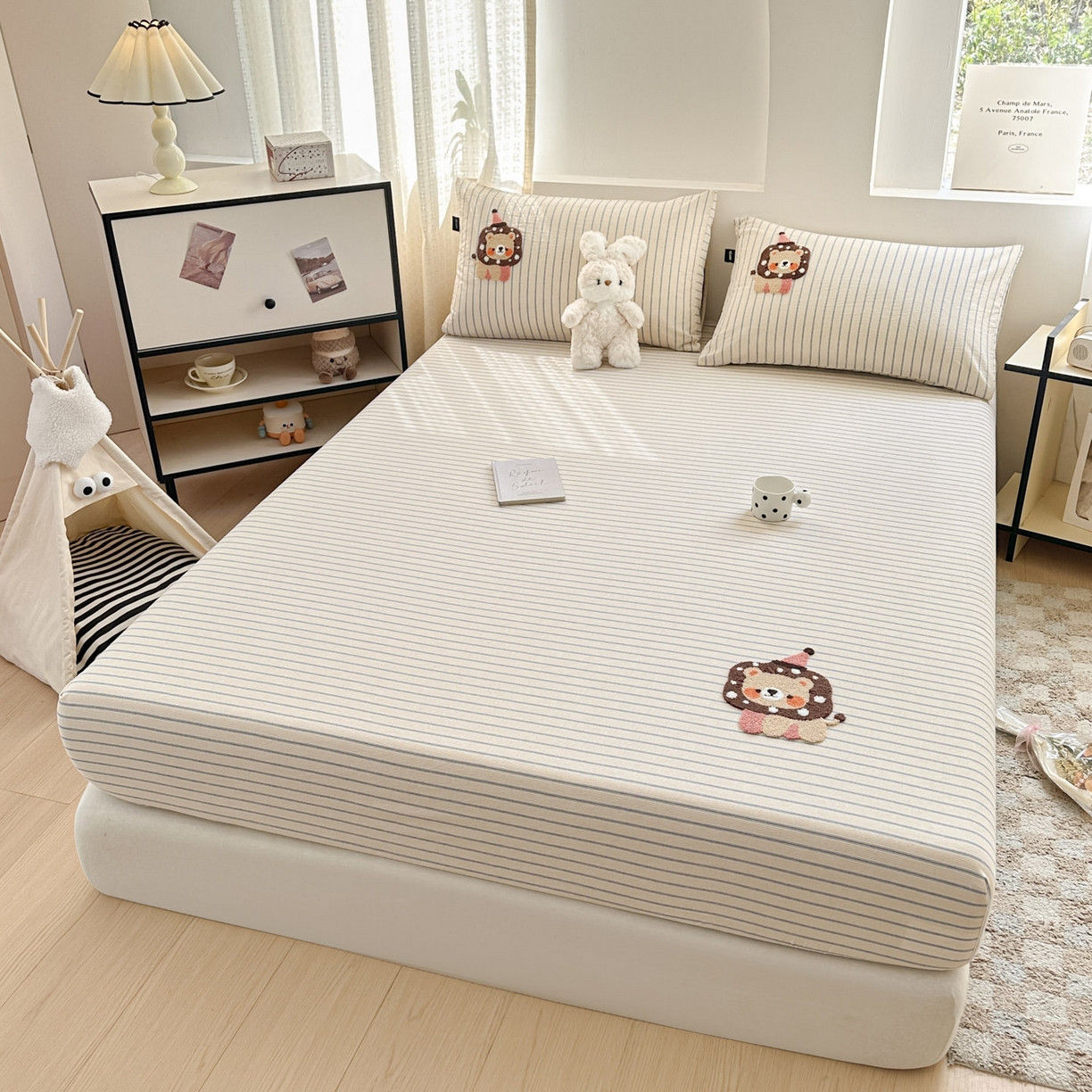 91家纺网 家纺一手货源 找家纺 乐美家纺 2025秋冬新款全棉色织水洗棉床笠三件套系列 奶萌狮