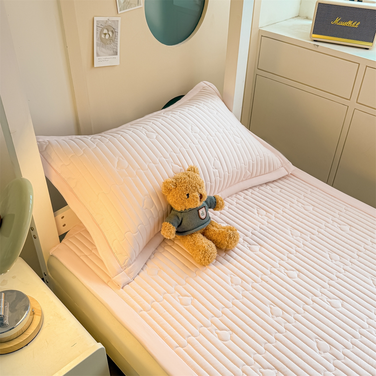 91家纺网 家纺一手货源 找家纺 雯豆家纺 2025新款学生宿舍夹棉床褥薄垫子上下铺床单人床护垫 爱心熊-床褥款密合粉