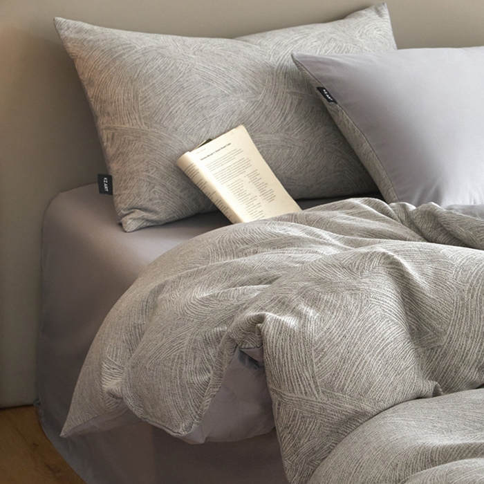 91家纺网 家纺一手货源 找家纺 乐美家纺 2025秋冬新款三层纱大提花系列四件套 伯尔纳-黑