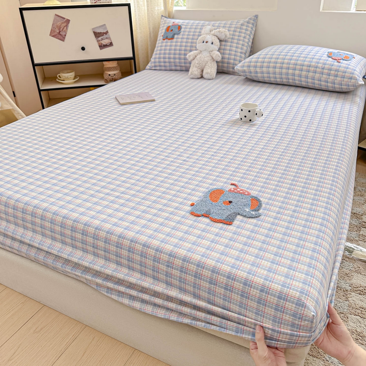 91家纺网 家纺一手货源 找家纺 乐美家纺 2025秋冬新款全棉色织水洗棉床笠三件套系列 吨吨象