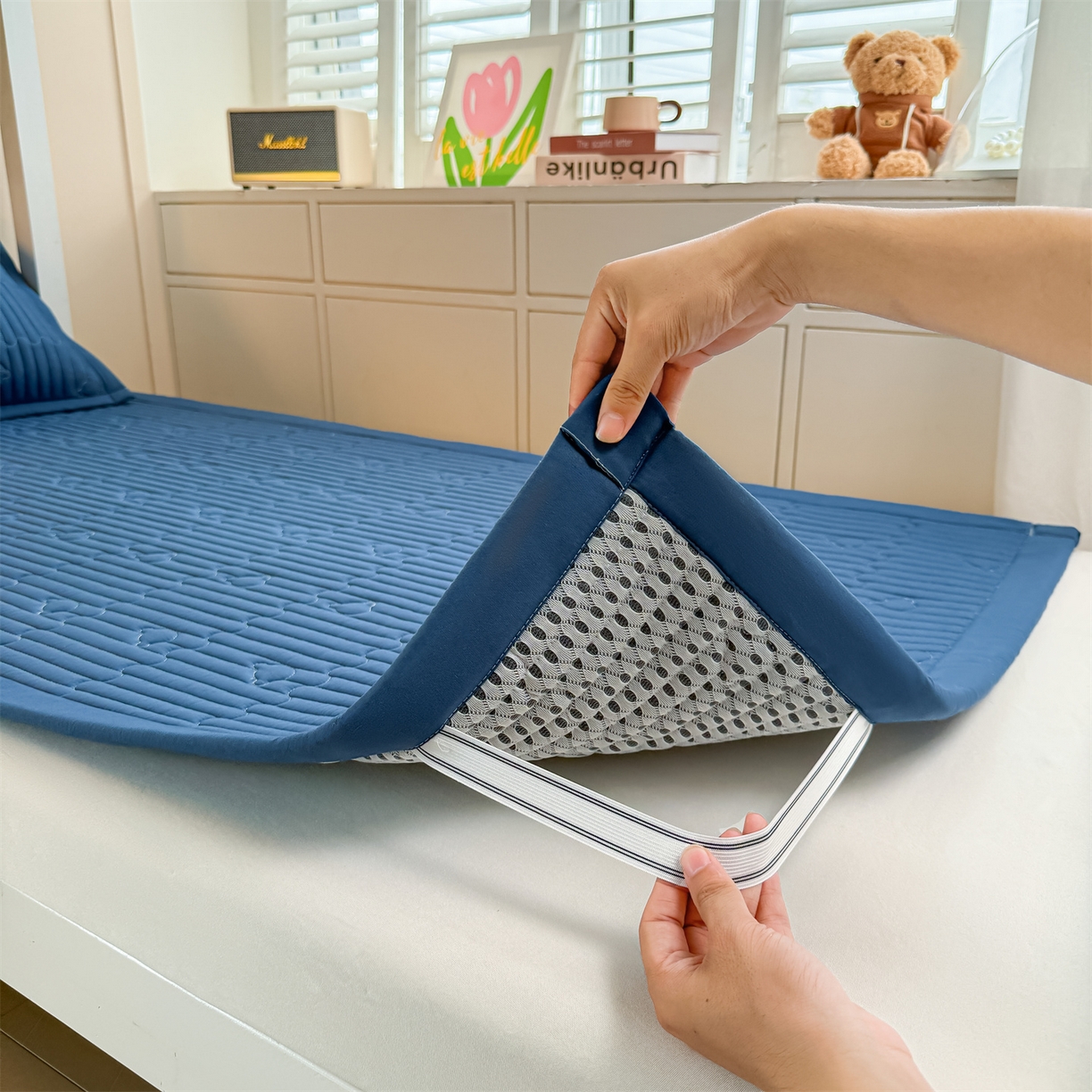 91家纺网 家纺一手货源 找家纺 雯豆家纺 2025新款学生宿舍夹棉床褥薄垫子上下铺床单人床护垫 爱心熊-床褥款黛蓝