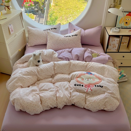 91家纺网 家纺一手货源 找家纺 （总）百寐 2025新款亲肤柔软水洗棉卡通可爱学生季宿舍床三四件套非全棉毛巾绣