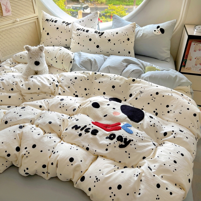 91家纺网 家纺一手货源 找家纺 百寐 2025新款亲肤柔软水洗棉卡通可爱学生季宿舍床三四件套非全棉毛巾绣 斑点狗狗