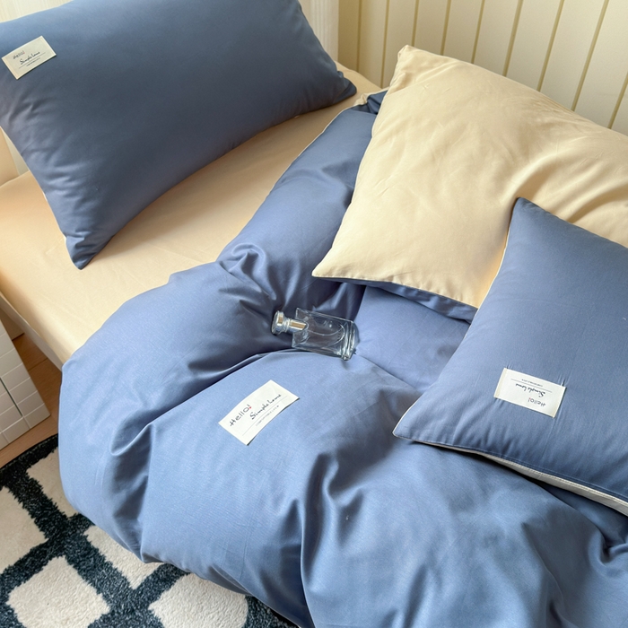 91家纺网 家纺一手货源 找家纺 曼之夏 2025新款全棉拼色纯色宿舍学生三件套 兰灰+浅驼