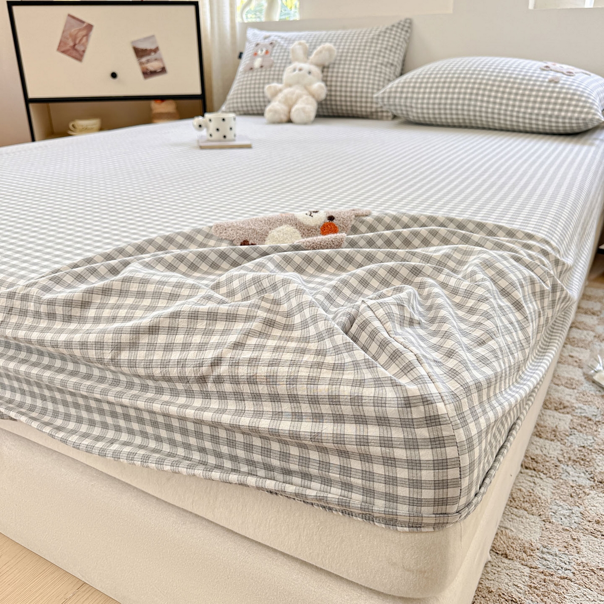 91家纺网 家纺一手货源 找家纺 乐美家纺 2025秋冬新款全棉色织水洗棉床笠三件套系列 熊嘟嘟