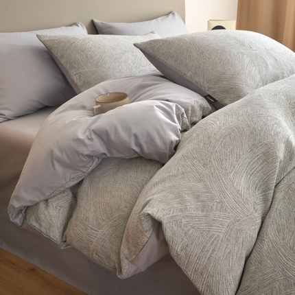 91家纺网 家纺一手货源 找家纺 乐美家纺 2025秋冬新款三层纱大提花系列四件套 伯尔纳-黑