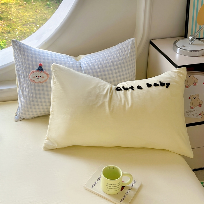 91家纺网 家纺一手货源 找家纺 百寐 2025新款亲肤柔软水洗棉卡通可爱学生季宿舍床三四件套非全棉毛巾绣 蓝格云朵