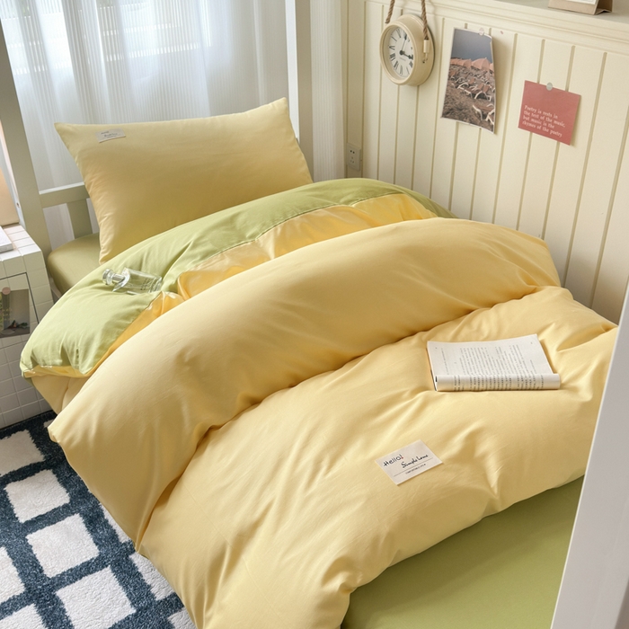 91家纺网 家纺一手货源 找家纺 曼之夏 2025新款全棉拼色纯色宿舍学生三件套 杏黄+草绿