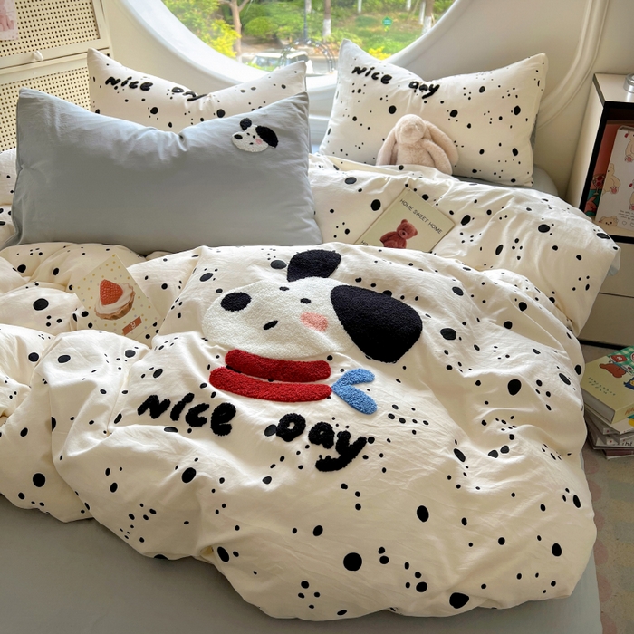 91家纺网 家纺一手货源 找家纺 百寐 2025新款亲肤柔软水洗棉卡通可爱学生季宿舍床三四件套非全棉毛巾绣 斑点狗狗