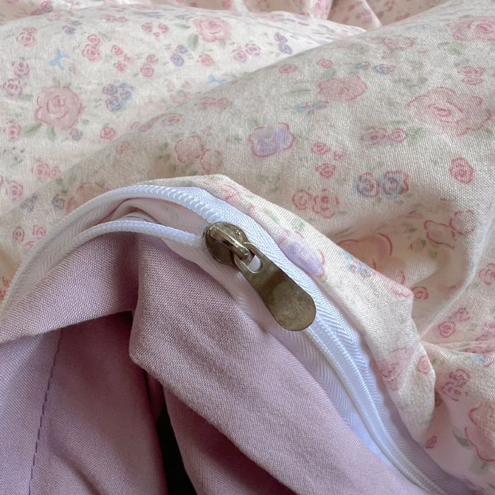 91家纺网 家纺一手货源 找家纺 百寐 2025新款亲肤柔软水洗棉卡通可爱学生季宿舍床三四件套非全棉毛巾绣 碎花云朵