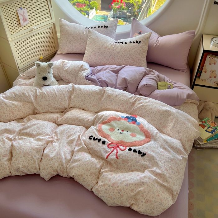 91家纺网 家纺一手货源 找家纺 百寐 2025新款亲肤柔软水洗棉卡通可爱学生季宿舍床三四件套非全棉毛巾绣 碎花云朵