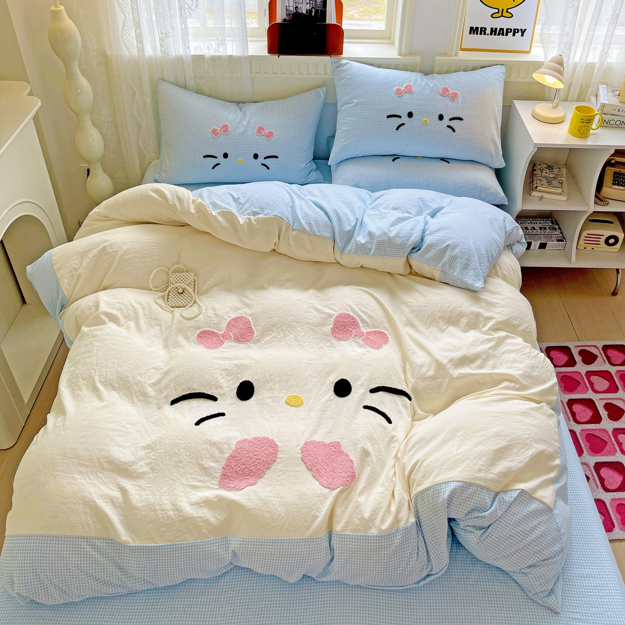 91家纺网 家纺一手货源 找家纺 富米莱（原臻工厂） 2025新款云朵棉水洗棉毛巾绣拼角工艺四件套 快乐猫咪-蓝格