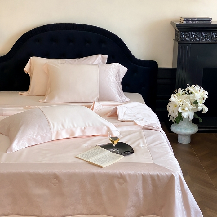 91家纺网 家纺一手货源 找家纺 太古汇2025春夏新款兰精天丝高精密夏被夏凉被空调被四件套奥斯汀系列奥斯汀系列 奥斯汀-樱花粉