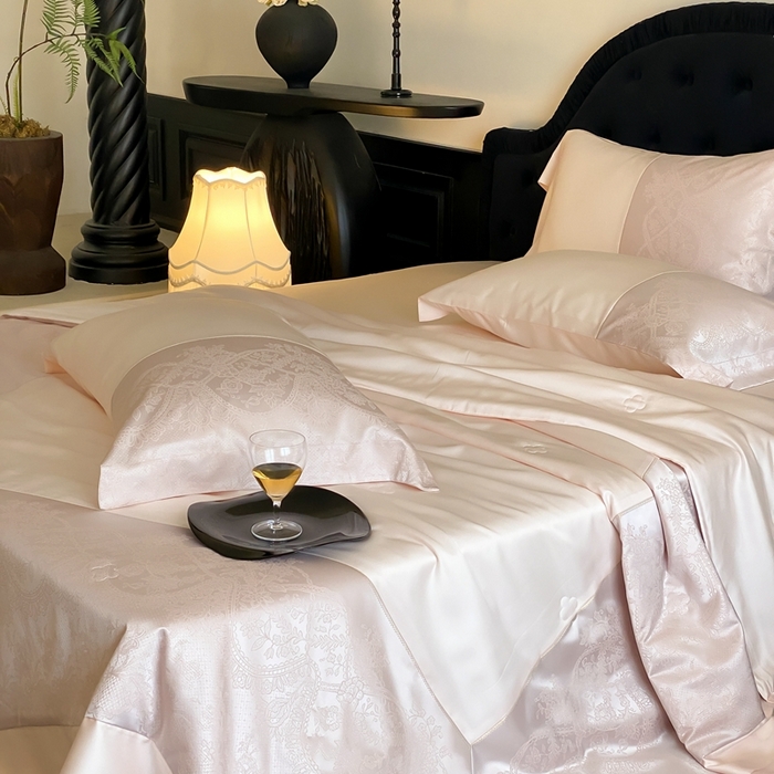 91家纺网 家纺一手货源 找家纺 太古汇2025春夏新款兰精天丝高精密夏被夏凉被空调被四件套奥斯汀系列奥斯汀系列 奥斯汀-樱花粉