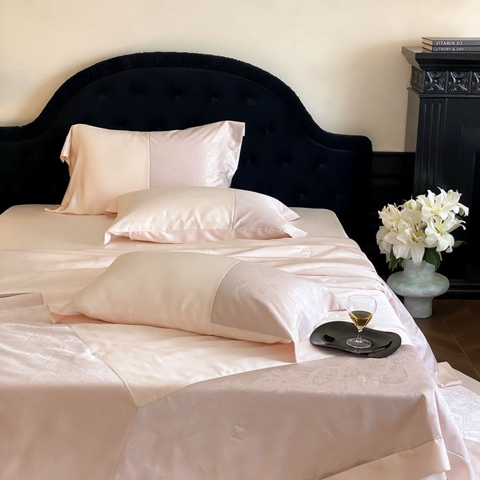 91家纺网 家纺一手货源 找家纺 太古汇2025春夏新款兰精天丝高精密夏被夏凉被空调被四件套奥斯汀系列奥斯汀系列 奥斯汀-樱花粉