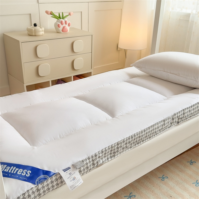 91家纺网 家纺一手货源 找家纺 默忆 2025新款水洗棉抗菌床垫千鸟格系列 千鸟格-白色