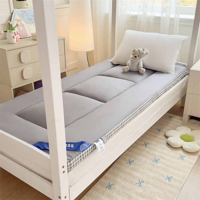 91家纺网 家纺一手货源 找家纺 默忆 2025新款水洗棉抗菌床垫千鸟格系列 千鸟格-灰色