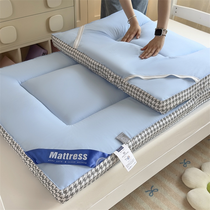 91家纺网 家纺一手货源 找家纺 默忆 2025新款水洗棉抗菌床垫千鸟格系列 千鸟格-蓝色